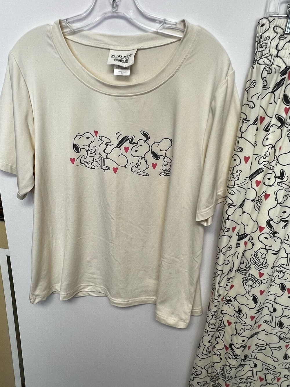 MUNKI MUNKI SNOOPY PEANUTS w/HEARTS CREAM 2PC P J SET. SIZE XL. LIKE NEW - Picture 10 of 15